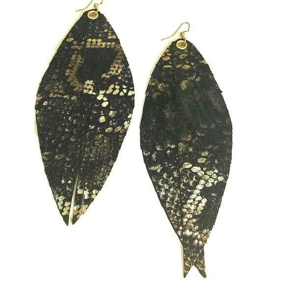 Big Earrings - Picture 3 of 4